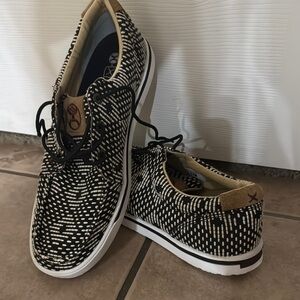 Stylish Black and White Women’s Shoes